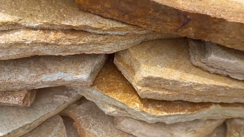 Плитняк златолит жёлтый золотистый для отмостки купить в Томской области