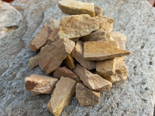 Златолит жёлтый декоративная каменная крошка купить в Томской области