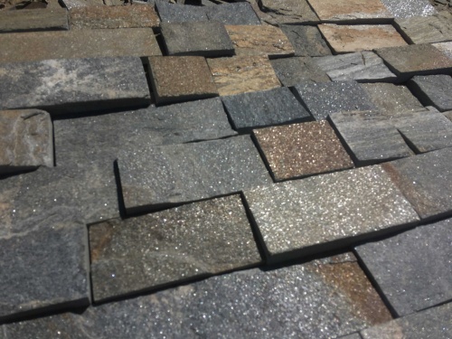 Плитка пилёная златолит Уральский для цоколя, отмостки купить в Томской области