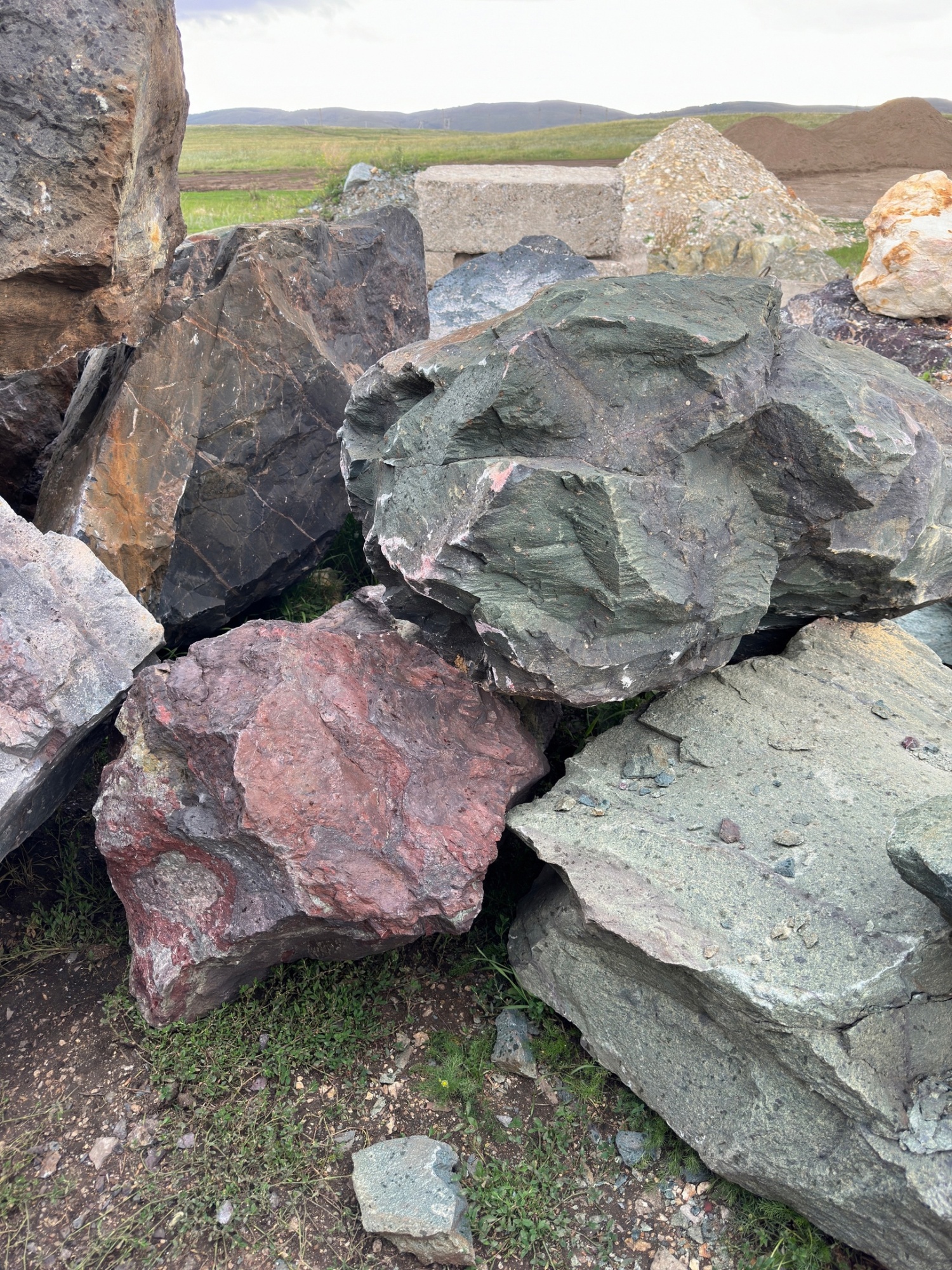 Камни для ландшафтного дизайна зелёные 10-60 килограмм купить в Томской области