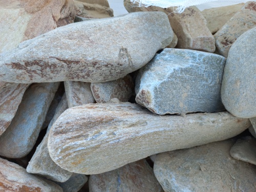 Златолит жёлтый, жёлто-зелёный глыбки и валуны для ланшафтного дизайна купить в Томской области