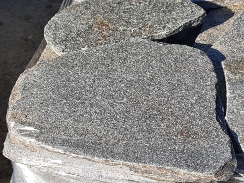 Златолит серебристый галтованный для лестниц купить в Томской области